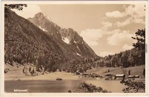 Foto Ansichtskarte 
Mittenwald Panorama mit Haus am See 1932