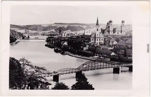 Passau Blick über die Donau auf die Paulkirche und dem Dom St. Stephan 1944