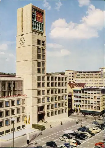 Stuttgart Rathaus mit parkenden Pkw's davor 1975