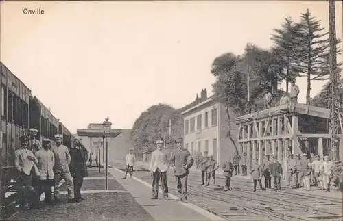 Onville Soldaten auf dem Bahnhof  	Chambley-Bussières Briey Lothringen  1915
