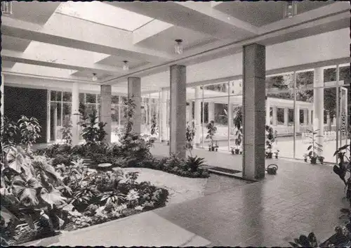 Bad Neuenahr Ahrweiler Trinkhalle - Innenansicht mit Blumengarten 1963