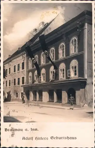 Braunau am Inn Adolf Hitlers Geburtshaus  - Straßenpartie Wachen 1939 
