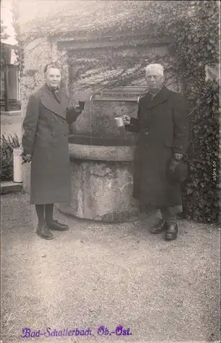 Bad Schallerbach Mann und Frau  am Brunnen in der Stadt 1930 