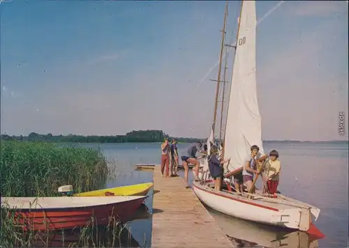 Klein Malinowken Malinówka Mała Segelboot am Bootssteg Jugendliche Segler 1984