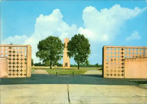 Sachsenhausen Oranienburg Nationale Mahn- und Gedenkstätte  Mahnmal 1976