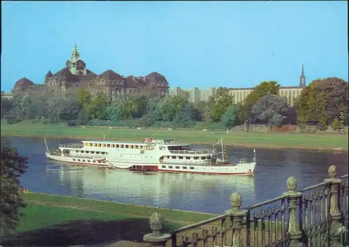 Dresden  Dampfschifffahrt (Weiße Flotte): Motorschiff Typ "Oberelbe" 1984