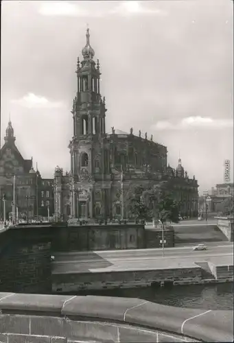 Innere Altstadt-Dresden Hofkirche von der Albertbrücke mit Trabbi 1987