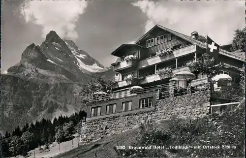 Braunwald GL Hotel-Pension Tödiblick - 1400 m ü. M. und Ortstock  daneben 1954
