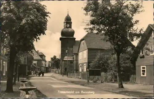 Ansichtskarte Frauenwald Rennsteig Straße an der Kirche 1963