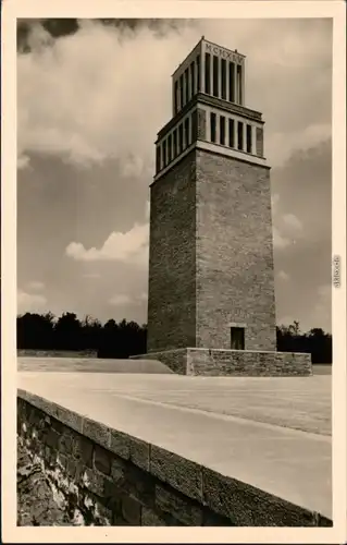 Ansichtskarte Weimar KZ Buchenwald Gedenkstätte Turm mit Feierplatz 1958