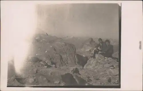 Ansichtskarte  Sport - Bergsport mit zwei Bergsteiger am Gipfel 1924