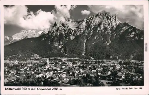 Ansichtskarte Mittenwald Karwendelgebirge mit dem Ort 1951