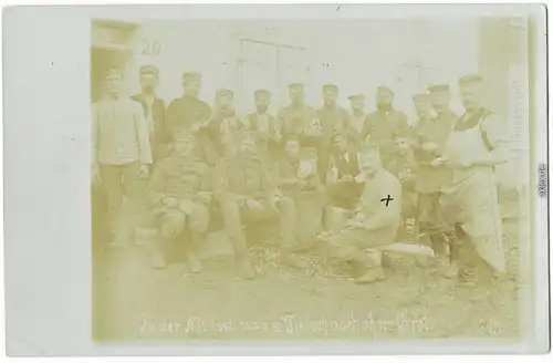  Privatfoto - Soldaten 1. WK - In der Not isst mans Fleisch auch ohne Brot 1915 