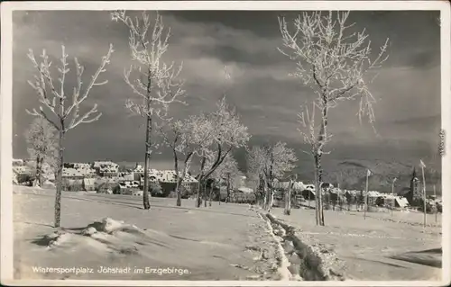 Ansichtskarte Jöhstadt (Erzgebirge) Winterpartie an der Stadt 1930 