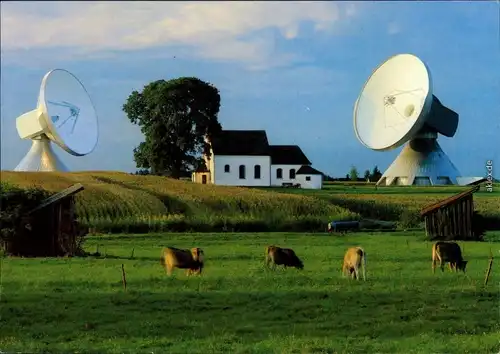 Ansichtskarte Raisting Oberbayern Kühe vor der Erdfunkstelle Raisting 1982