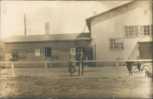 Leipzig Partie am Sportplatz - Vereinshaus - Privatfotokarte 1928 