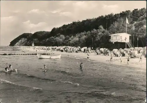 Koserow Strand mit Strandkörben und Bademeisterwachturm-Haus 1979