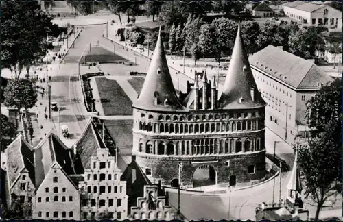 Ansichtskarte Lübeck Holstentor 1967