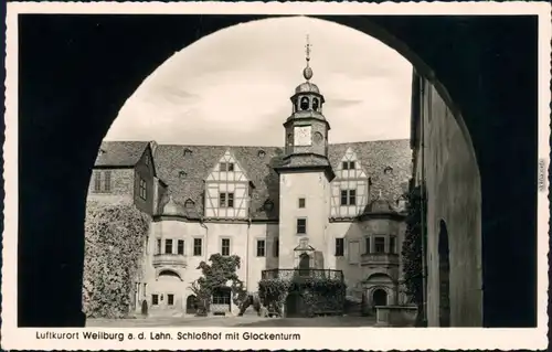 Ansichtskarte Weilburg (Lahn) Schloß: Schlosshof mit Glockenturm 1952