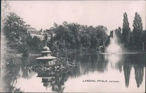 Ansichtskarte Landau in der Pfalz Ostpark mit Teich und Fontäne 1907