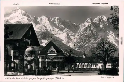 Ansichtskarte Garmisch-Partenkirchen Marktplatz gegn Zugspitzgruppe 1956