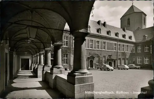 Ansichtskarte Mönchengladbach Rathaus: Innenhof 1964
