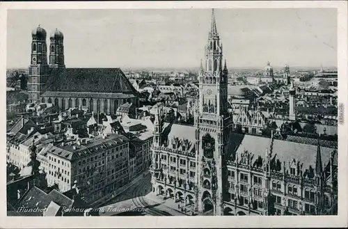 München Rathaus mit Frauenkirche - Blick über die Stadt g1942