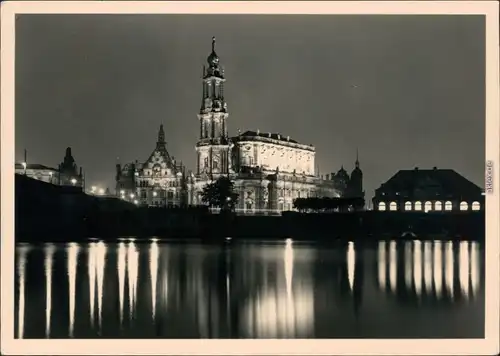 Hofkirche Dresden / Kathedrale Sanctissimae Trinitatis bei Nacht