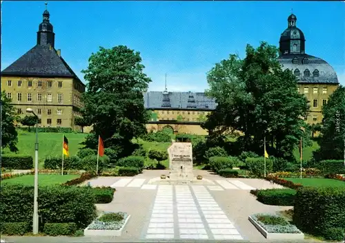 Ansichtskarte Gotha Schloß Friedenstein und Mahnmal 1975