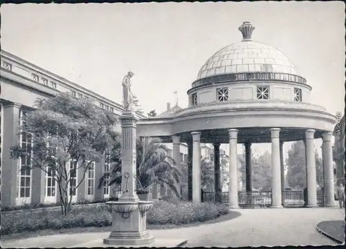 Ansichtskarte Bad Pyrmont Der Hyllige Born mit Wandelhalle 1967