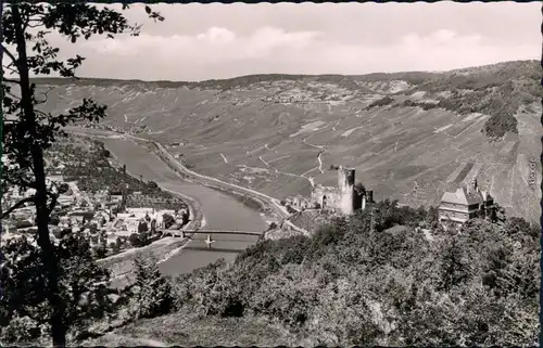 Bernkastel-Kues Berncastel-Cues Panorama-Ansicht mit Bergruine Landshut 1955