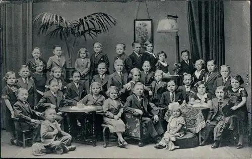 Ansichtskarte Berlin Große Kindergruppe im Zimmer Schaefer Lilliput 1912 