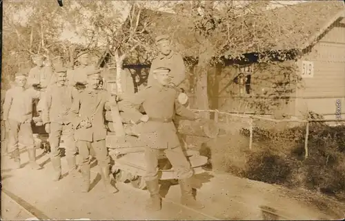 Soldaten: Gruppenbilder/Soldatengruppe - 1. WK. - Pioniere - Bau im Lager 1916