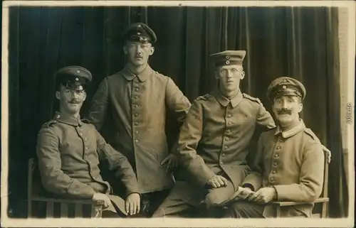 Ansichtskarte  Soldaten: Gruppenbilder/Soldatengruppe 1919 Privatfoto