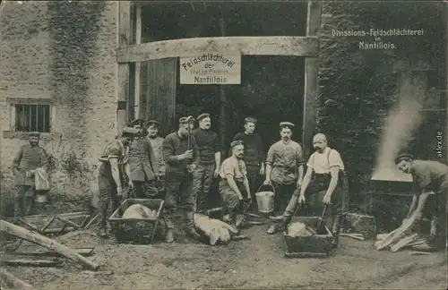 Nantillois Soldaten: Gruppenbilder/Soldatengruppe - Div.-Feldschlächterei 1915