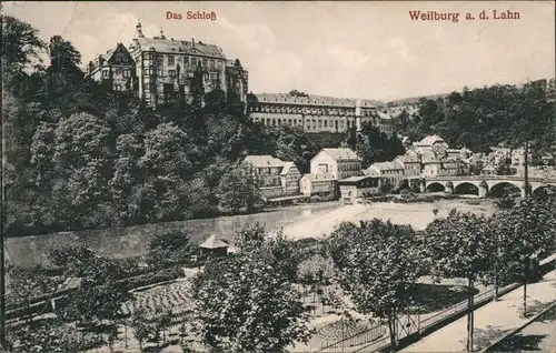 Weilburg (Lahn) Schloß mit Blick auf den Ort und die Brücke 1924