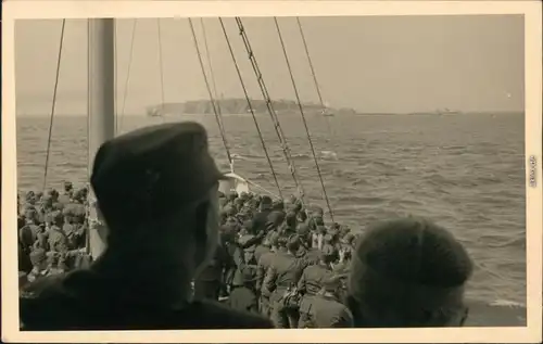 Privatfoto Ansichtskarte Helgoland (Insel) Soldaten 2. WK - vor Helgoland 1941