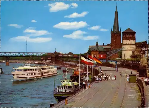 Düsseldorf Rheinufer mit Rheindampfer "Europa", Dampfer-Abfahrts-Stelle 1969