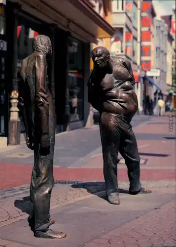 Düsseldorf Altstadt: Kunst ohne Sockel - "Auseinandersetzung" 11 1985