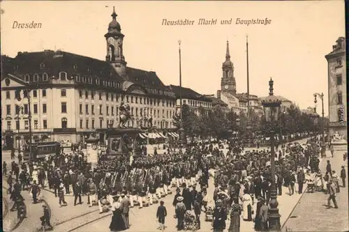 Innere Neustadt-Dresden Neustädter Markt, aufziehen der Wache 1917 