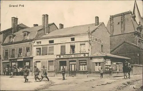 CPA Grandpre Grandpré Platz, Sanitäts-Depot Ardennen Ardennes 1914
