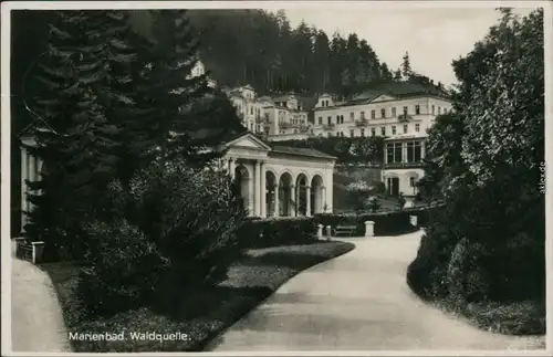 Ansichtskarte Marienbad Mariánské Lázně Kuranlagen - Waldquelle 1939