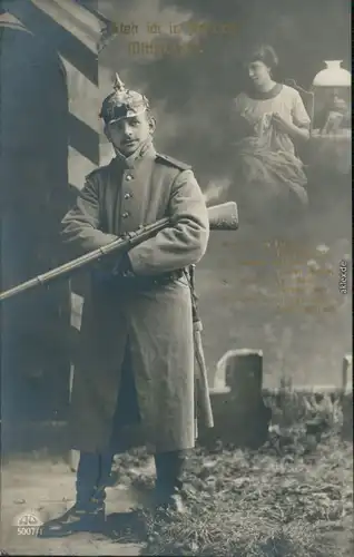 Ansichtskarte  Soldat im Hintergrund seine Frau 1913 