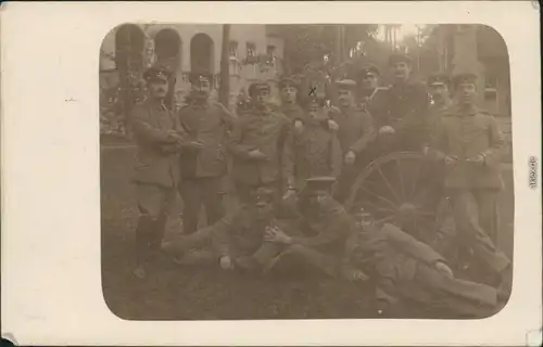 Zehlendorf-Berlin Soldaten vor Geschütz - Kaserne Privatfoto 1915 