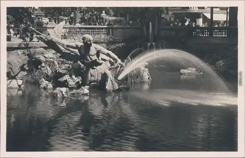 Düsseldorf Tritonengruppe mit Delphin im Stadtgraben am Corneliusplatz 1932