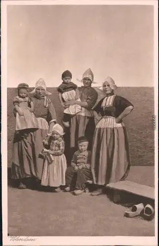Ansichtskarte Edam-Volendam Trachten/ Typen - Familie 1930