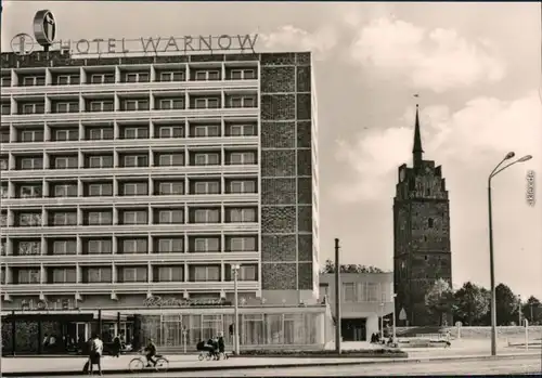 Ansichtskarte Warnemünde-Rostock InterHotel Warnow und Kröpeliner Tor 1968