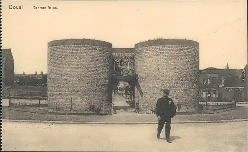 CPA Douai Dowaai Tor von Arras 1914