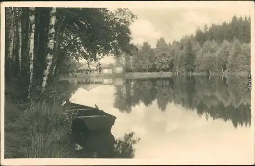 Ansichtskarte Dorfhain Seerenteichbaude mit Boot am Ufer 1955