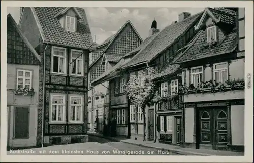 Ansichtskarte Wernigerode Kochstraße mit dem kleinsten Haus 1954